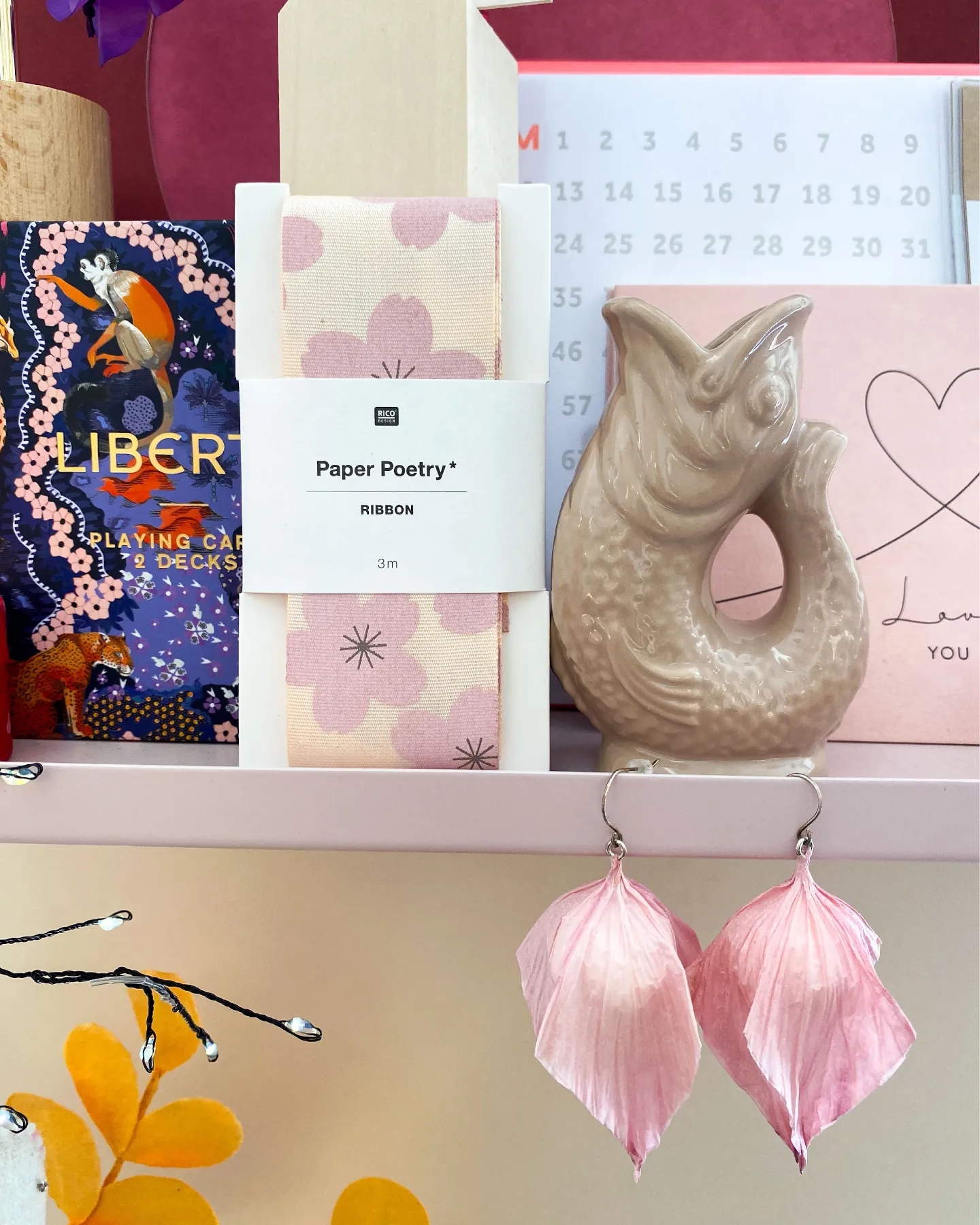 Papeterie mit Kirschblüten-Motiv in Rosa, Notizblöcke und Kalender
