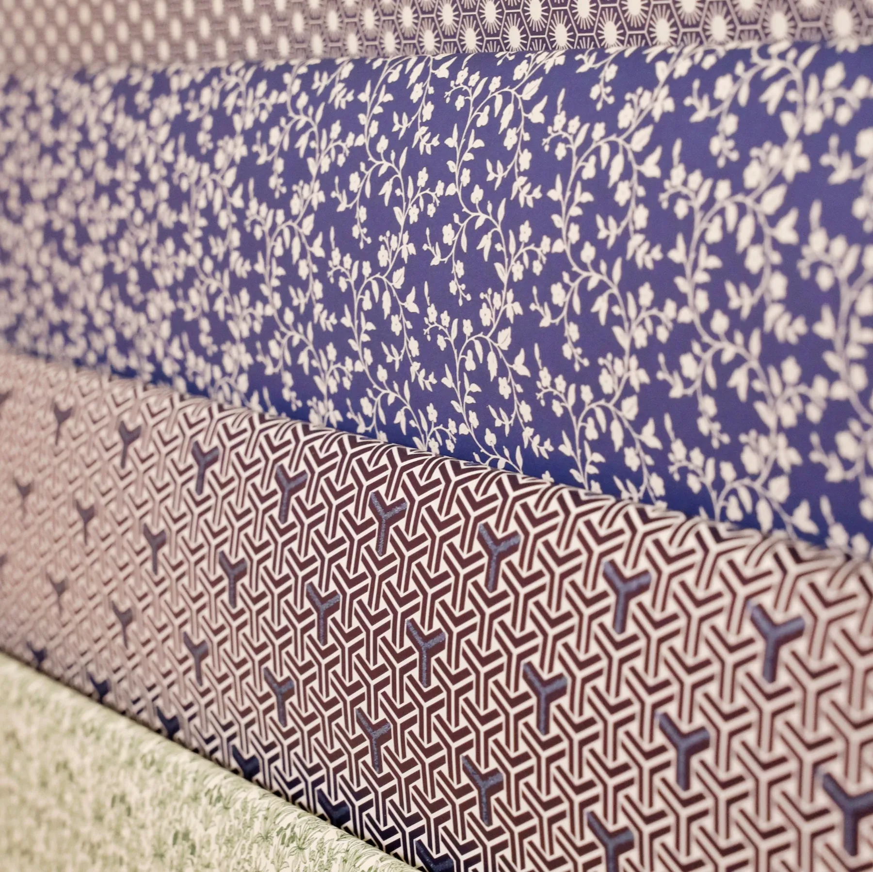 Blau gemustertes Papier